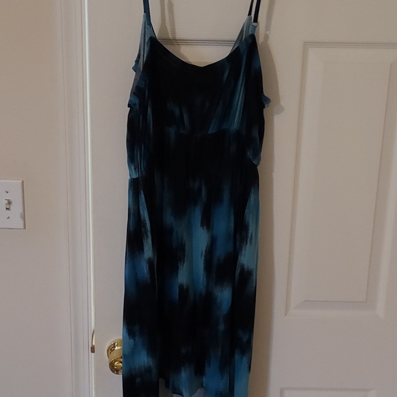 Dress - Picture 3 of 4